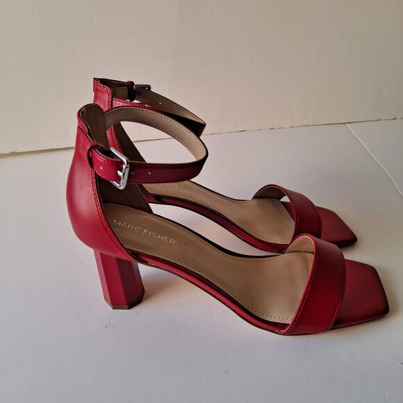 Marc Fisher Korita Crimson Red Ankle Strap Square Toe Heeled Sandals Size 9 M - Picture 6 of 16